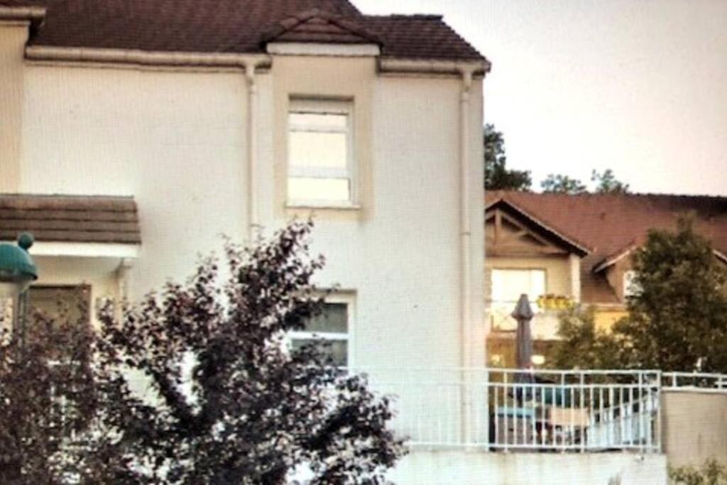 Ferienwohnung Joli Duplex Proche Disneyland Montévrain Exterior foto